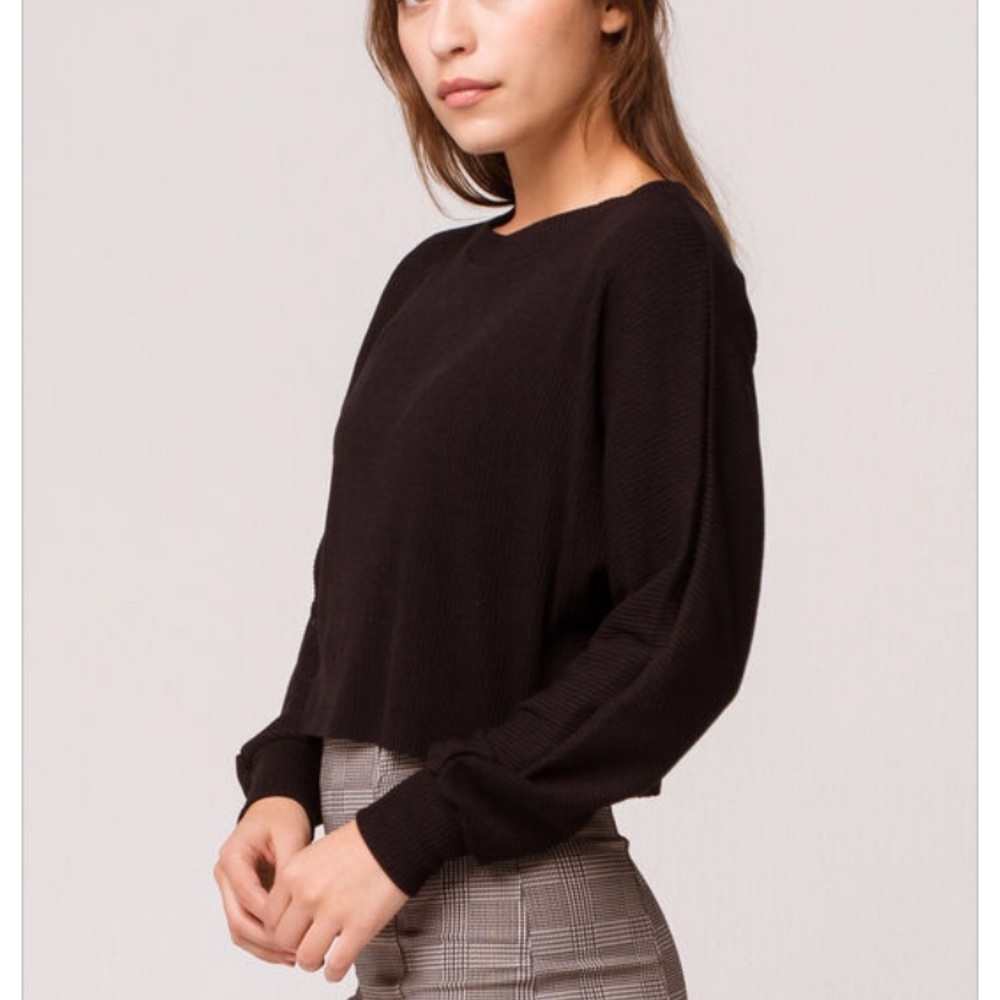 Sky and sparrow black sweater